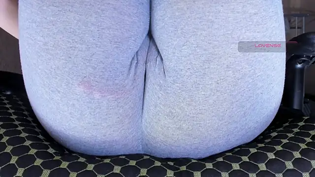 Cameltoe_squirt_inPants webcam