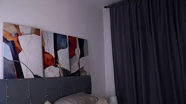 Watch NelleMihalko live on EroticFlix - High definition streams