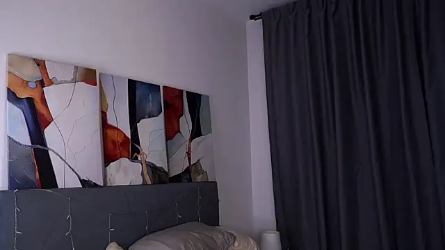Watch NelleMihalko live on EroticFlix - High definition streams