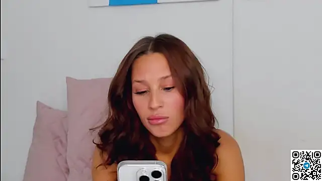 SelenaRousey webcam