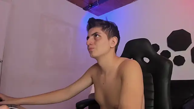 atilaepic live cam on StripChat
