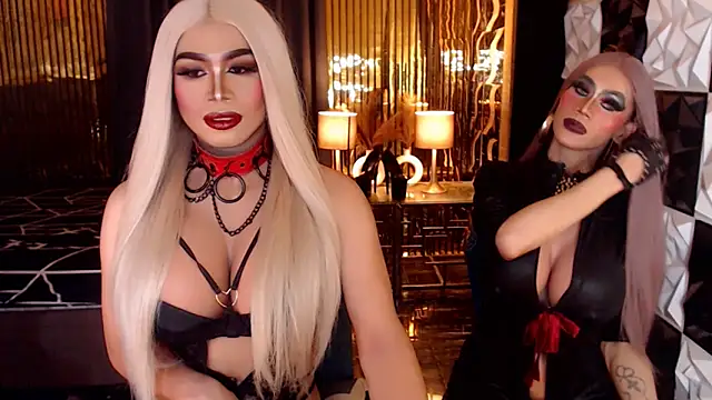 MonstrousCockDiva webcam
