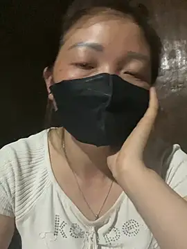 Bling-pusy webcam