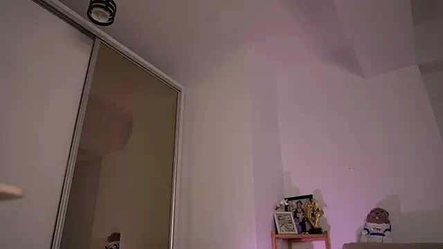Mona_Lisss webcam