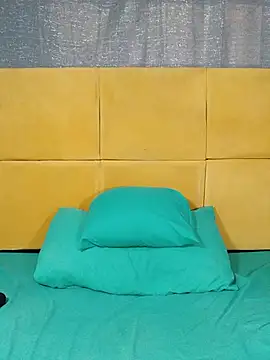 HugeTitisxx webcam