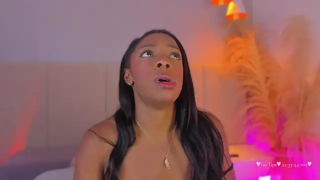 aprilebony_ webcam