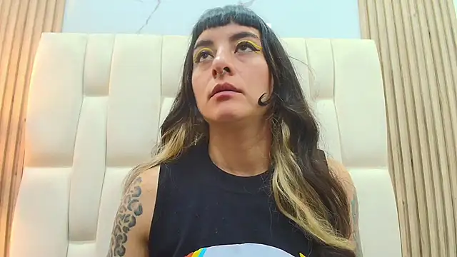 Naughty_Kittenm webcam