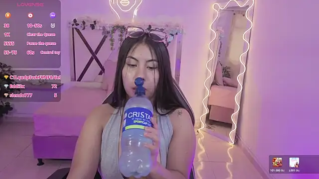 ZURY_TAY webcam