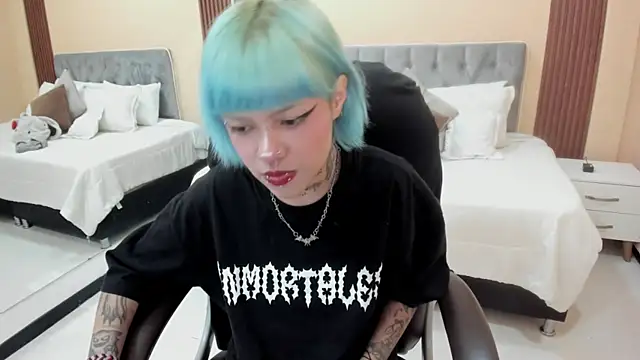 Bela_Craxkerr webcam