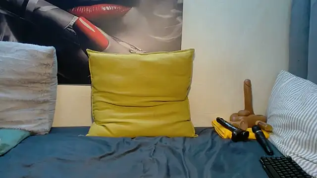 Lola-77 webcam