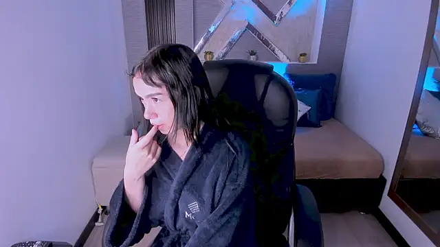 Hanna_Bloomm webcam