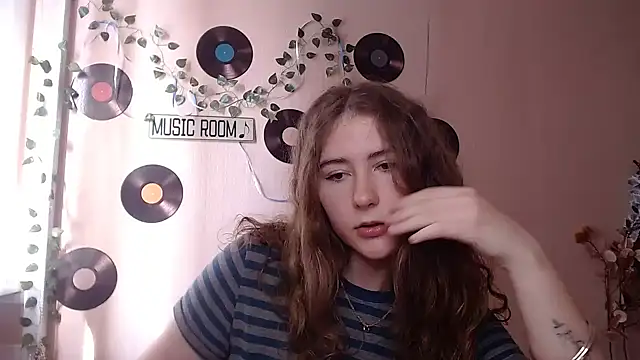 Crimson_Bite webcam