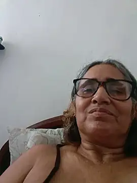 _candi (F mature) - Panty en el pussy