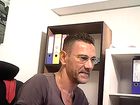mastercharisma35 (Ask my age) - like tips pls. ı stand up for you.. okey