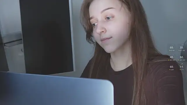 monnymoonn (F young) - show panties