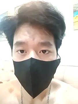 ssss_88 (M young) - 穿背心做俯卧撑5个