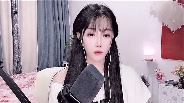 Laura_520 webcam