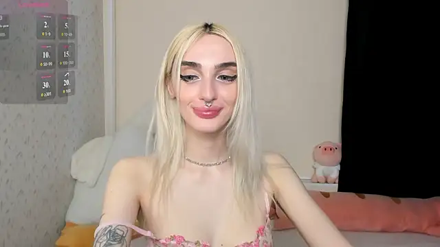succubantra live cam on StripChat