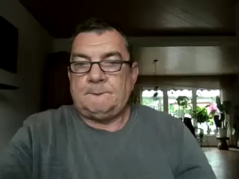 nobbie444 (M mature) - make me happy