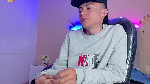 Nascary_Fox webcam