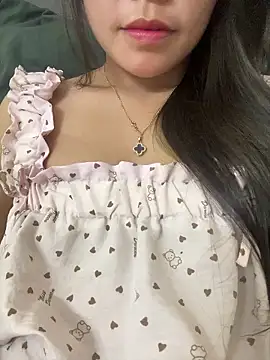 Bella_7777 webcam