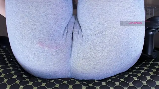 Cameltoe_squirt_inPants webcam