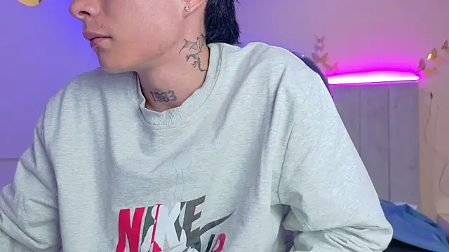 Nascary_Fox webcam