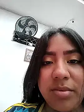 amber_herrera (G young) - Show boobies