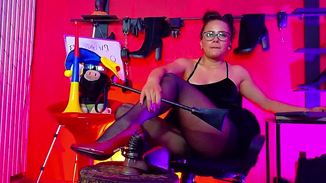 MistressSlut1 webcam