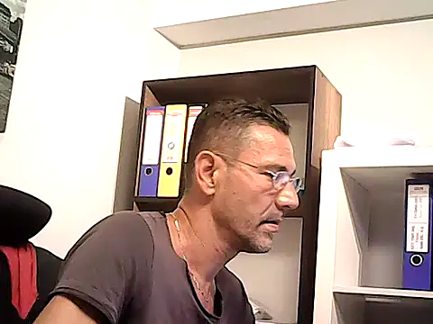 mastercharisma35 (Ask my age) - like tips pls. ı stand up for you.. okey