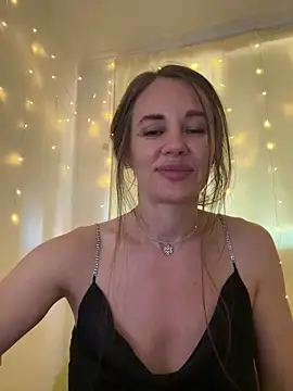 Watch LucieMack live on EroticFlix - High definition streams