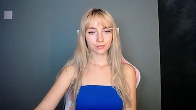 LuciaYoung webcam