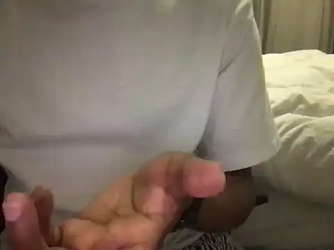 LeoneForYou webcam