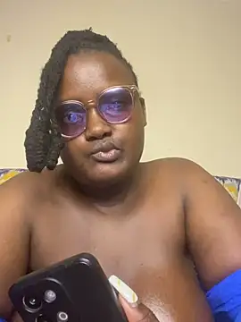Busty_Bambii254 webcam
