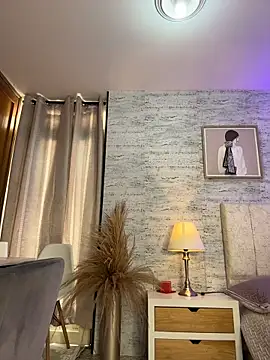 honeymollyx (F young) - SPREAD LEGS + FINGERING + FEET SHOW 👣🔥