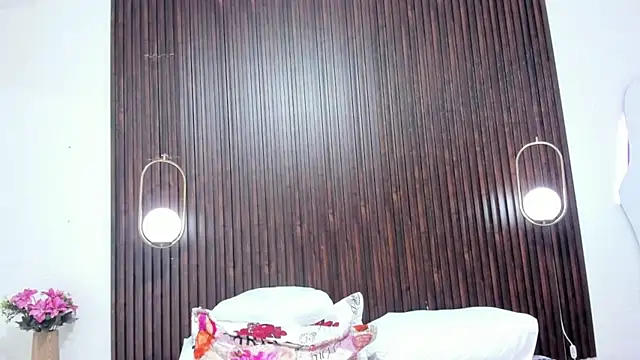 AmberDillucca webcam