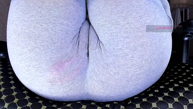 Cameltoe_squirt_inPants webcam