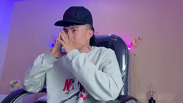 nascary_fox (M twink) - cum public