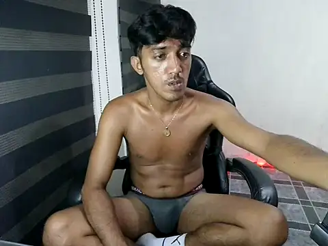 Spicy_RowyCam live cam on StripChat