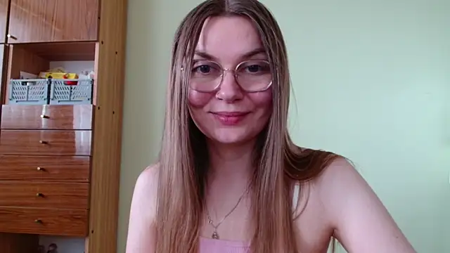 LooveELLYx live cam on StripChat