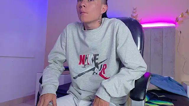 Nascary_Fox webcam