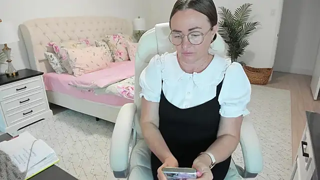 Vika73 webcam