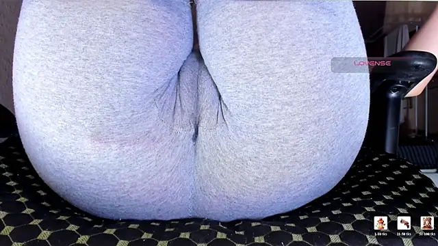 Cameltoe_squirt_inPants webcam