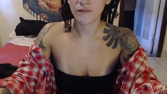 MissRebeka webcam