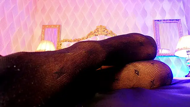 alexa_cruz__ webcam