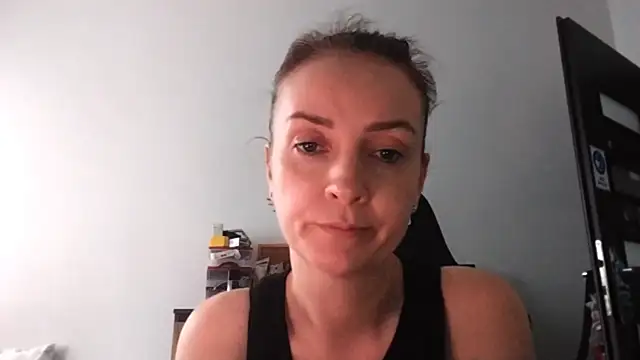 JenniferAlone webcam
