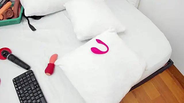 charlotte-11 webcam