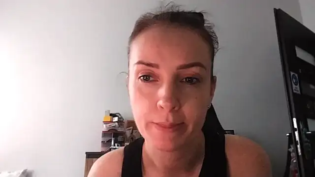 JenniferAlone webcam