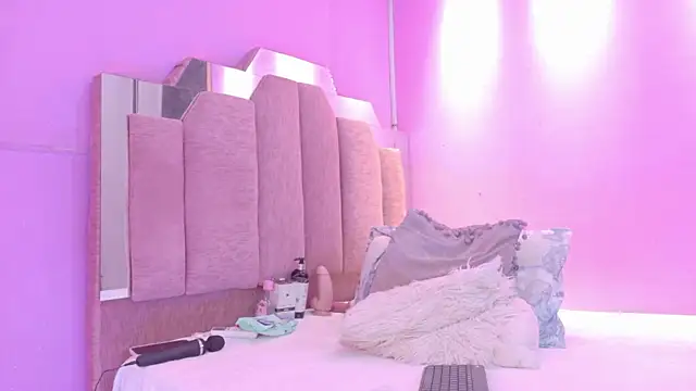 LoveQueen2 webcam