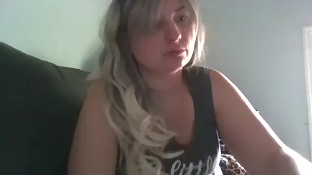 Emily33333 webcam